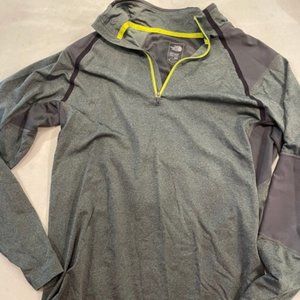 Men's Size Medium North Face Quarter Zip